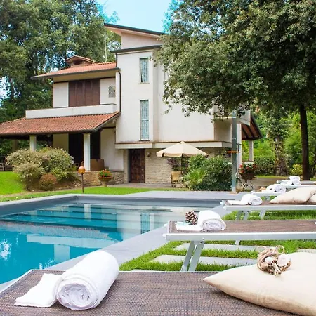 Villa La Meridiana 8&1, Emma