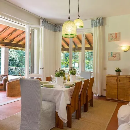 Villa La Meridiana 8&1, Emma Pietrasanta