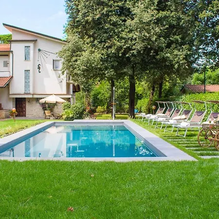 Villa La Meridiana 8&1, Emma *