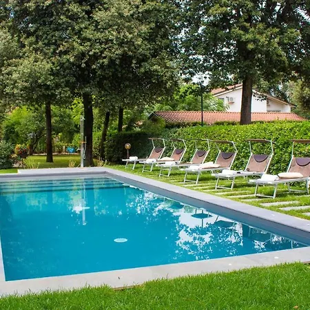 La Meridiana 8&1, Emma Villa *